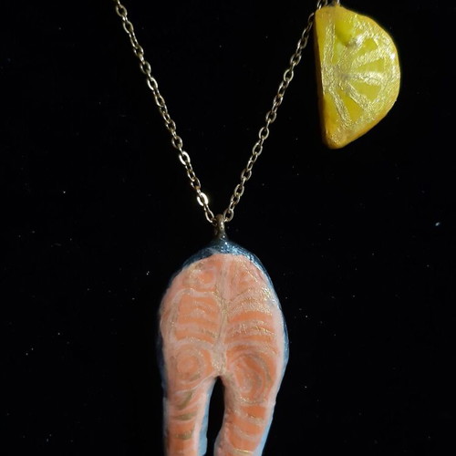 Salmon Necklace handmade new, multicolored with gold chain