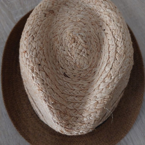 Straw hat like new with black strap, one size