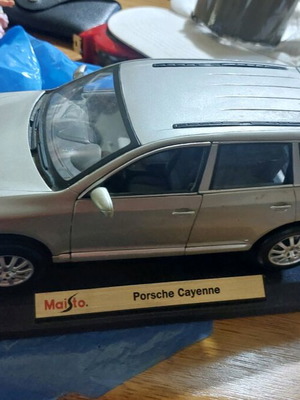 Porche Cayenne Maisto σε καλή κατάσταση