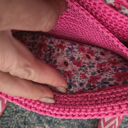 Handmade knitted crossbody bag pink new