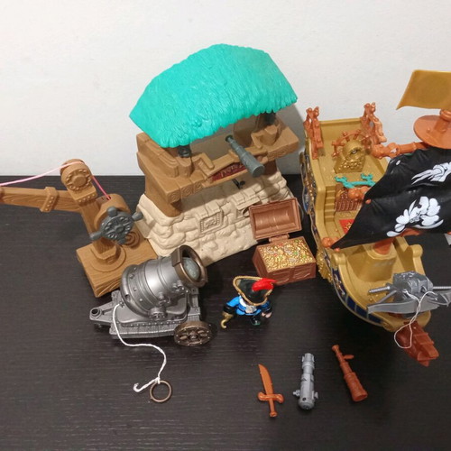 BW Pirate Ship and Island Playset used with figure and accessories
