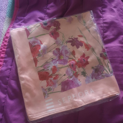 Scarf new