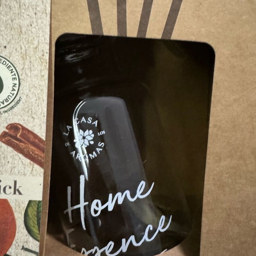 Home Box reed diffuser new with sticks