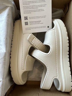 Ugg Australia children's sandals size 30, like new, beige