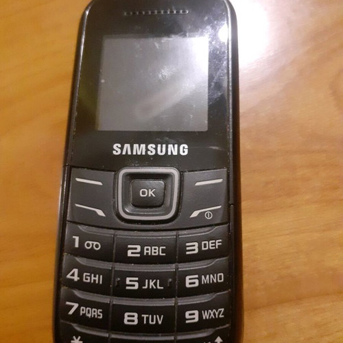 Samsung GT E1200 mobile phone used, black