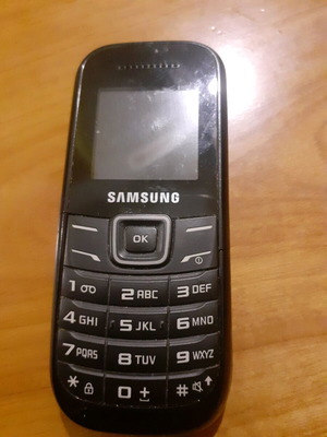Samsung GT E1200 mobile phone used, black