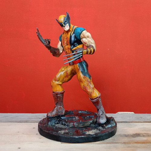 Wolverine figure 30 cm like new with wooden base diorama