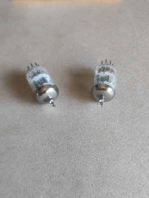 GE JAN 5725W Vacuum Tubes Pair like new, made in USA