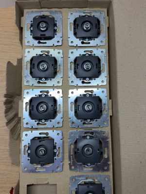 Legrand antenna sockets new, pack of 9