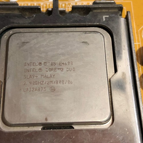Intel Core 2 Duo E4600 2.4GHz and Asus P5LD2 945P s775 motherboard used