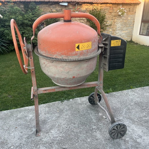 Concrete mixer used, working condition