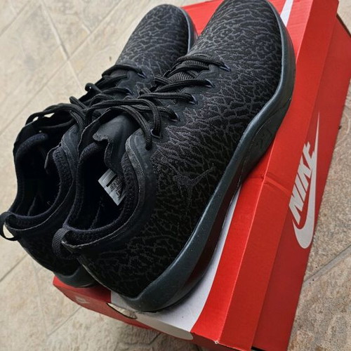 Jordan athletic shoes like new, size 47.5, black