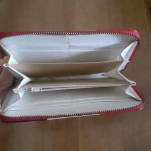 Large women's wallet used in very good condition