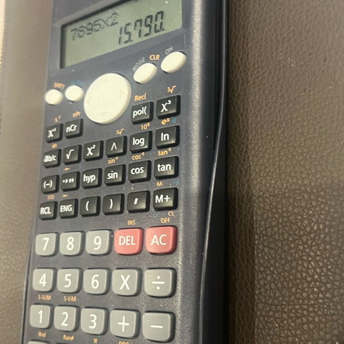 Deli 1710 scientific calculator like new