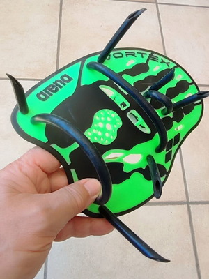 Arena Vortex Evolution Swim Paddles size M like new