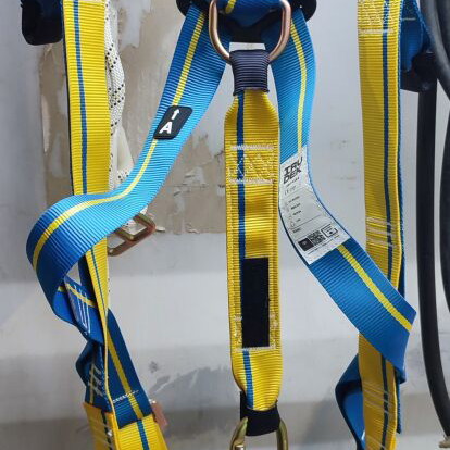 Safety Harness IRUDEK Light Plus 2 like new with fall arrest and NFC