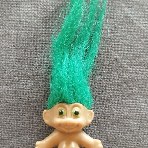 Efchoulis 90's troll doll