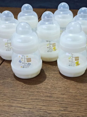 Mam Easy Start Anti-Colic Baby Bottles 130ml like new, pack of 9