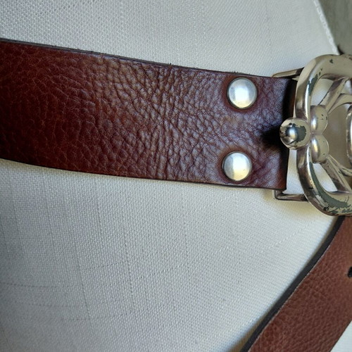 LEYVA Linea Mujer brown leather belt with silver buckle, size 80