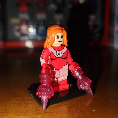 Atom Eve minifigure from Invincible series with accessories