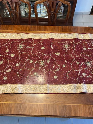 Decorative tablecloth used 134x69cm