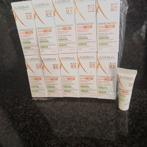 A-Derma Epitheliale A.H Ultra Επανορθωτική Κρέμα Προσώπου και Σώματος με SPF 50 Καινούργιο