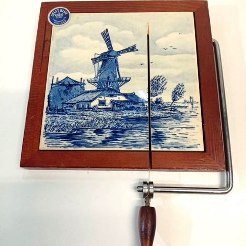 Vintage DELFT handmade cheese cutter new