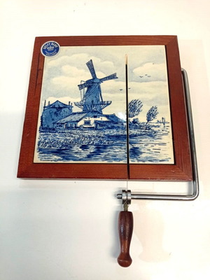 Vintage DELFT handmade cheese cutter new