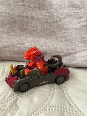 Gormiti figure with car vehicle like new