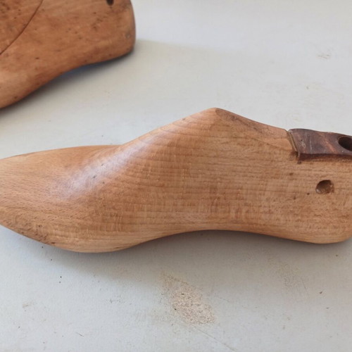 Wooden shoe lasts like new, pair for men and women