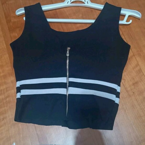 Blouse like new, size M, black and white