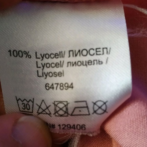 Sleeveless women's shirt size medium like new, lyocell fabric