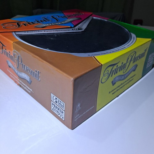 Trivial Pursuit Deluxe Edition board game like new