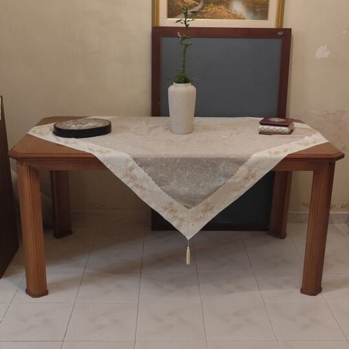 Dining table used without chairs extendable