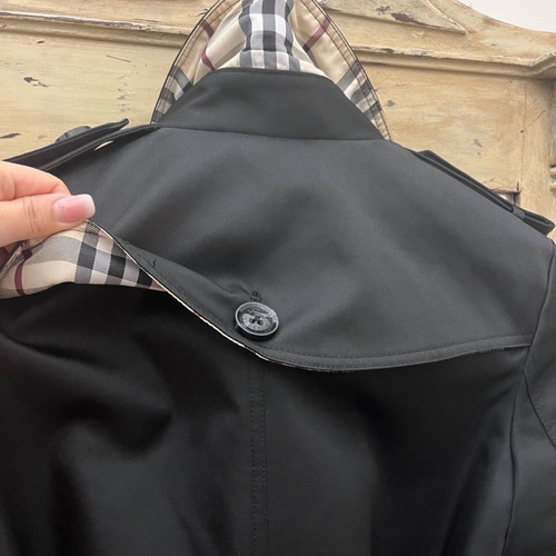 Burberry black trench coat used No 34 (XS)