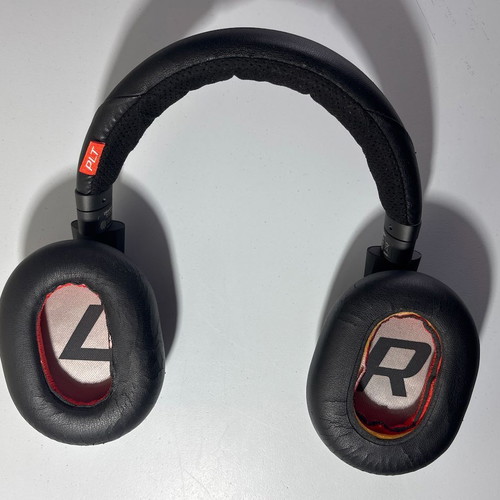 Plantronics Voyager 8200 UC Bluetooth headphones used, active noise cancelling
