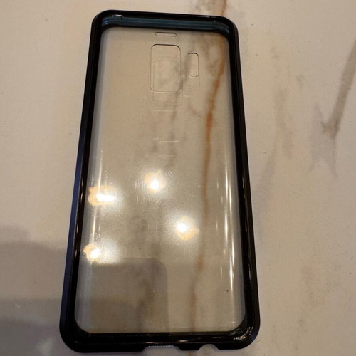 Samsung Galaxy S9 cases used, set of 2 with magnetic lock