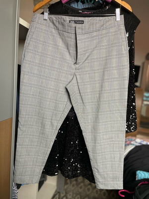 Zara pants grey like new, size L