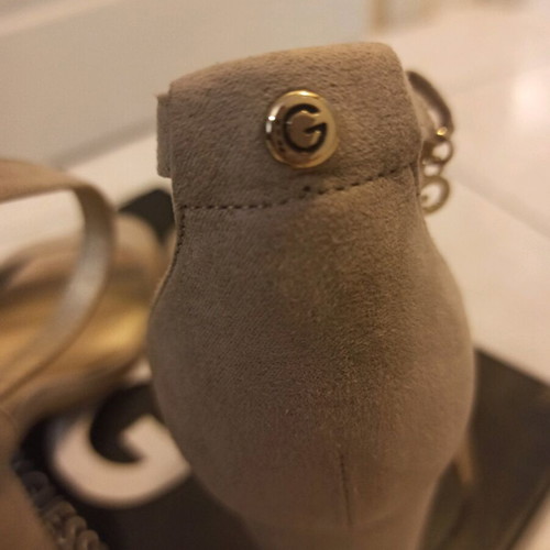 Guess sandals new, size 39.5-40, beige with square heel