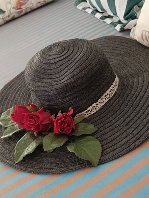 Summer hat with roses and cotton lace handmade, new