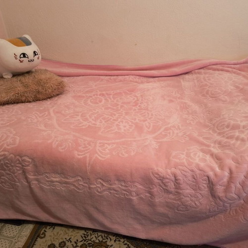 Pink quilt like new