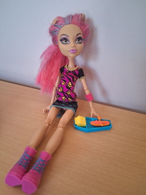 Monster High Howleen Creepateria doll like new