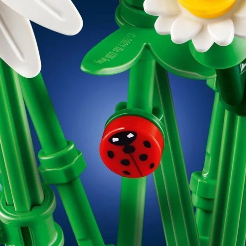 LEGO Botanical Collection Daisies set, 133 pieces