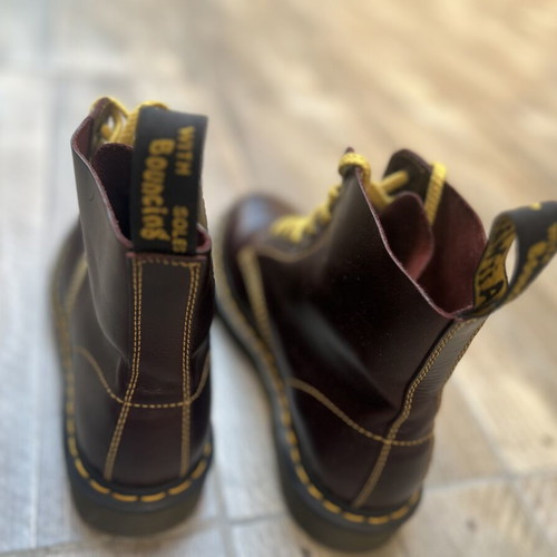 Dr Martens 1460 Burgundy boots size 42, brown