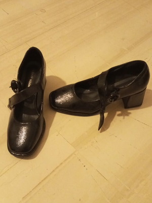 Pumps like new, size 36, black