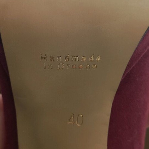 Red pumps like new, size 40