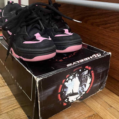 Heelys children's shoes new, sizes 32, 33, 35