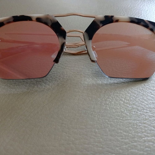 Med sunglasses used with metal and acetate frame, pink gold lenses