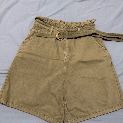 Khaki shorts Lynne used, size 36 with belt