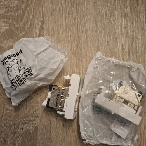 Legrand Mosaic RJ45 Cat6 socket new